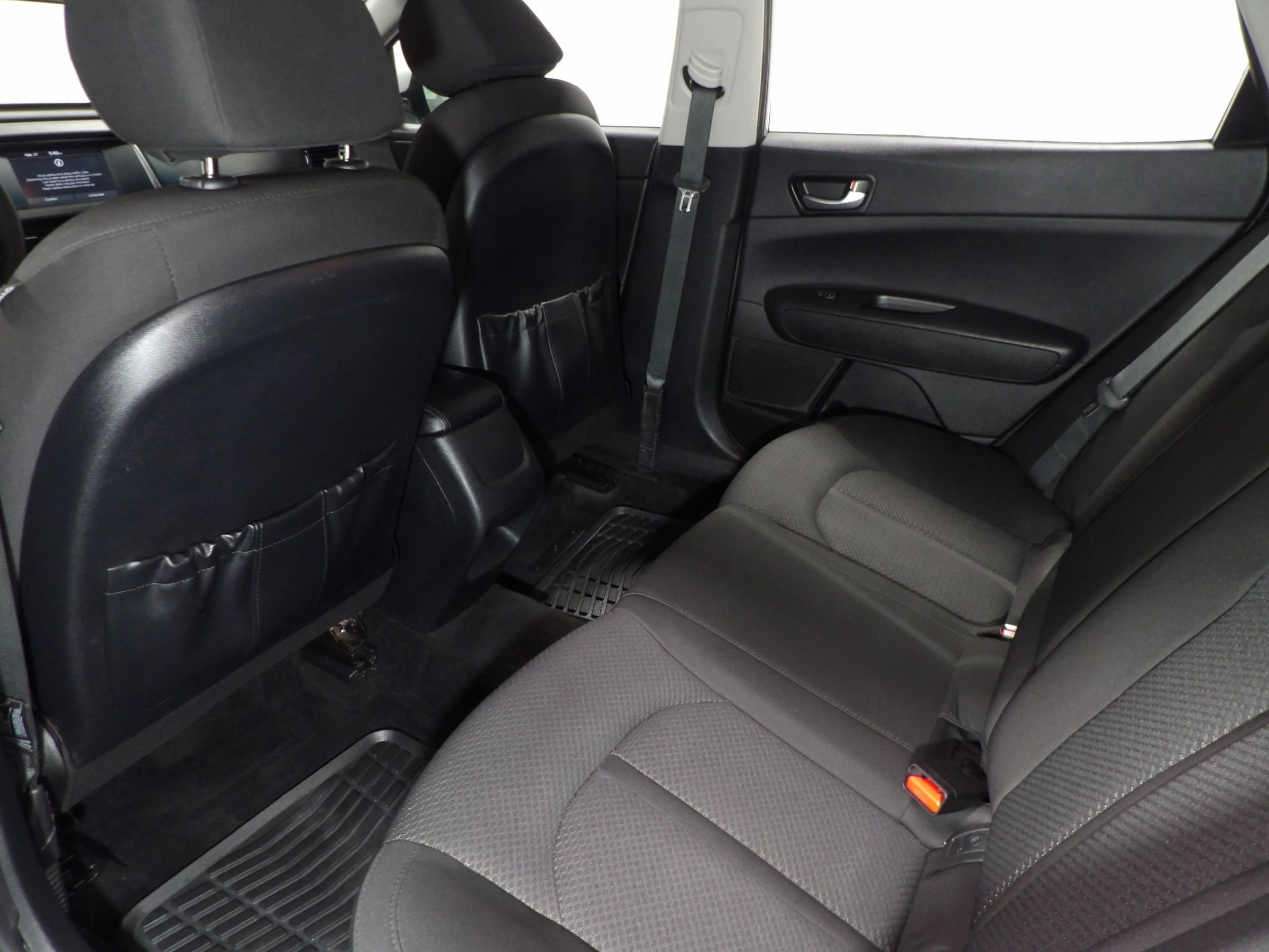 Used 2018 Kia Optima LX w/ 17" Alloy Wheels Package image 10