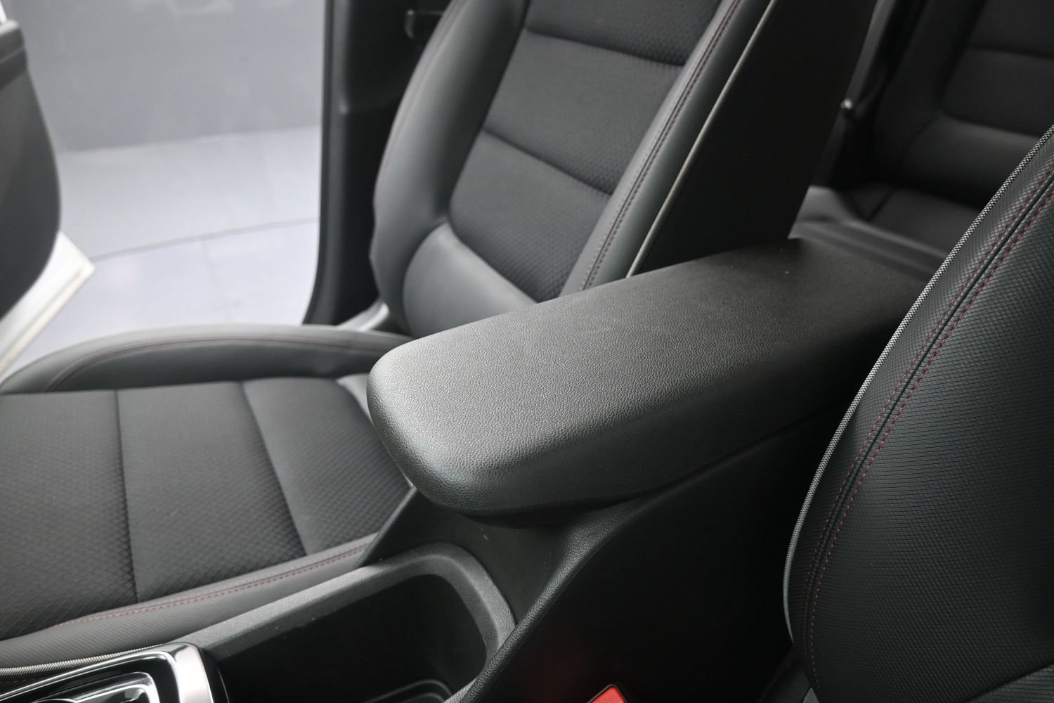 Used 2023 Chevrolet TrailBlazer RS w/ Convenience Package FWD image 32