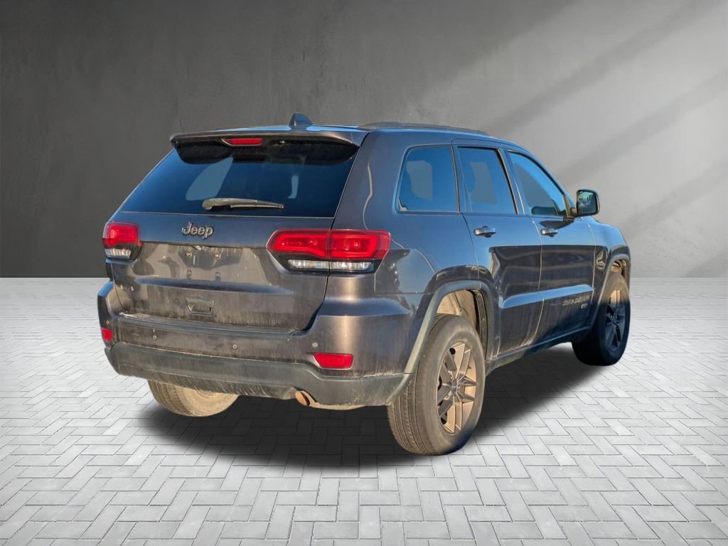 Used 2016 Jeep Grand Cherokee Laredo 75th Anniversary image 7