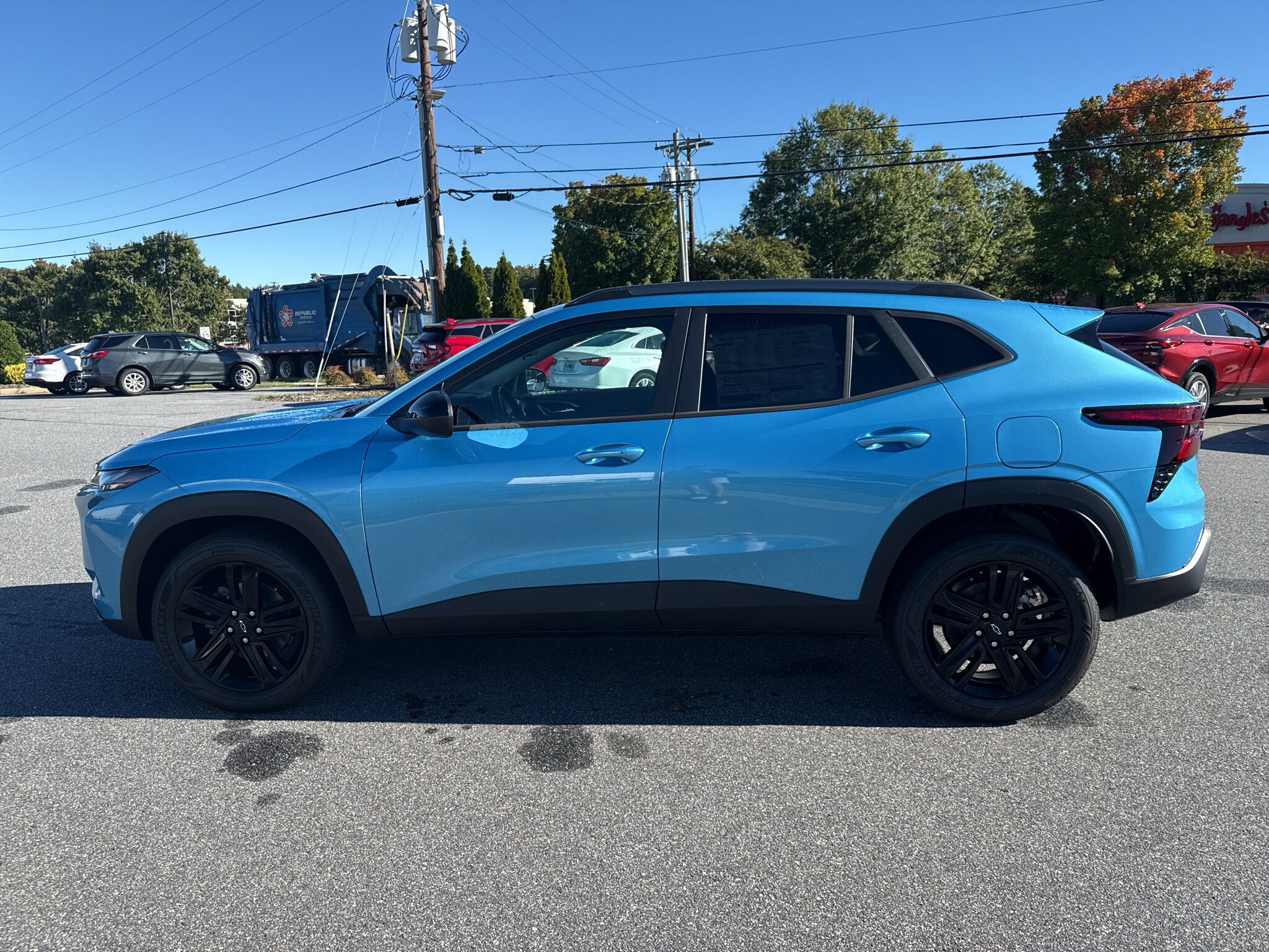 New 2026 Chevrolet Trax ACTIV FWD image 3