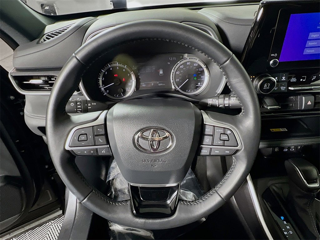 Certified 2024 Toyota Highlander XSE image 11