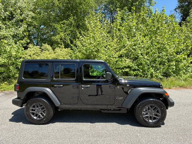 Used 2026 Jeep Wrangler Unlimited Sport AWD/4WD image 5