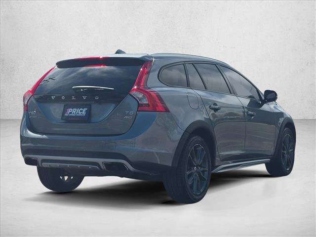 Used 2018 Volvo V60 T5 Cross Country image 5
