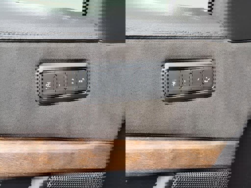 Used 2019 Cadillac Escalade Premium Luxury image 12