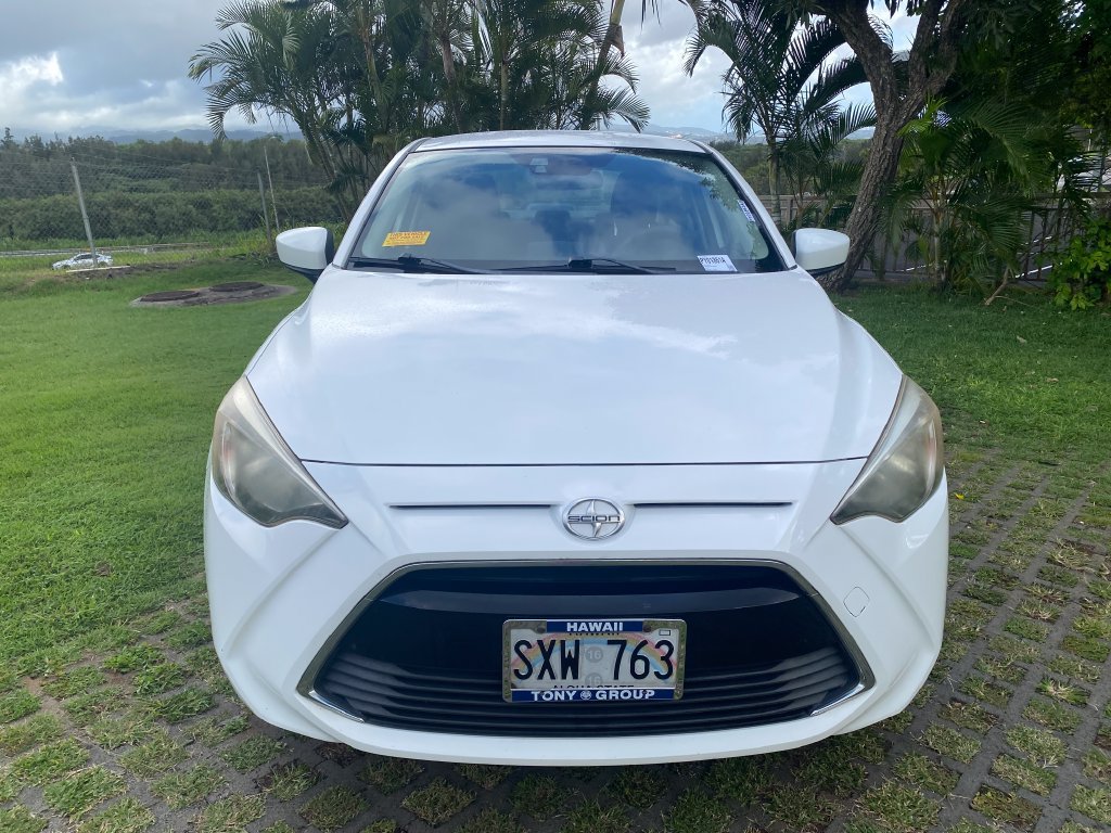Used 2016 Scion iA FWD image 2