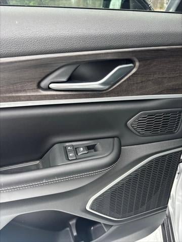 New 2026 Jeep Grand Cherokee Limited AWD/4WD image 39