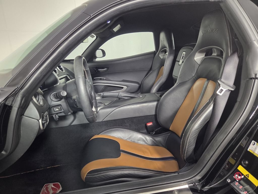Used 2014 SRT Viper GTS w/ GTS Laguna Interior Package RWD image 11