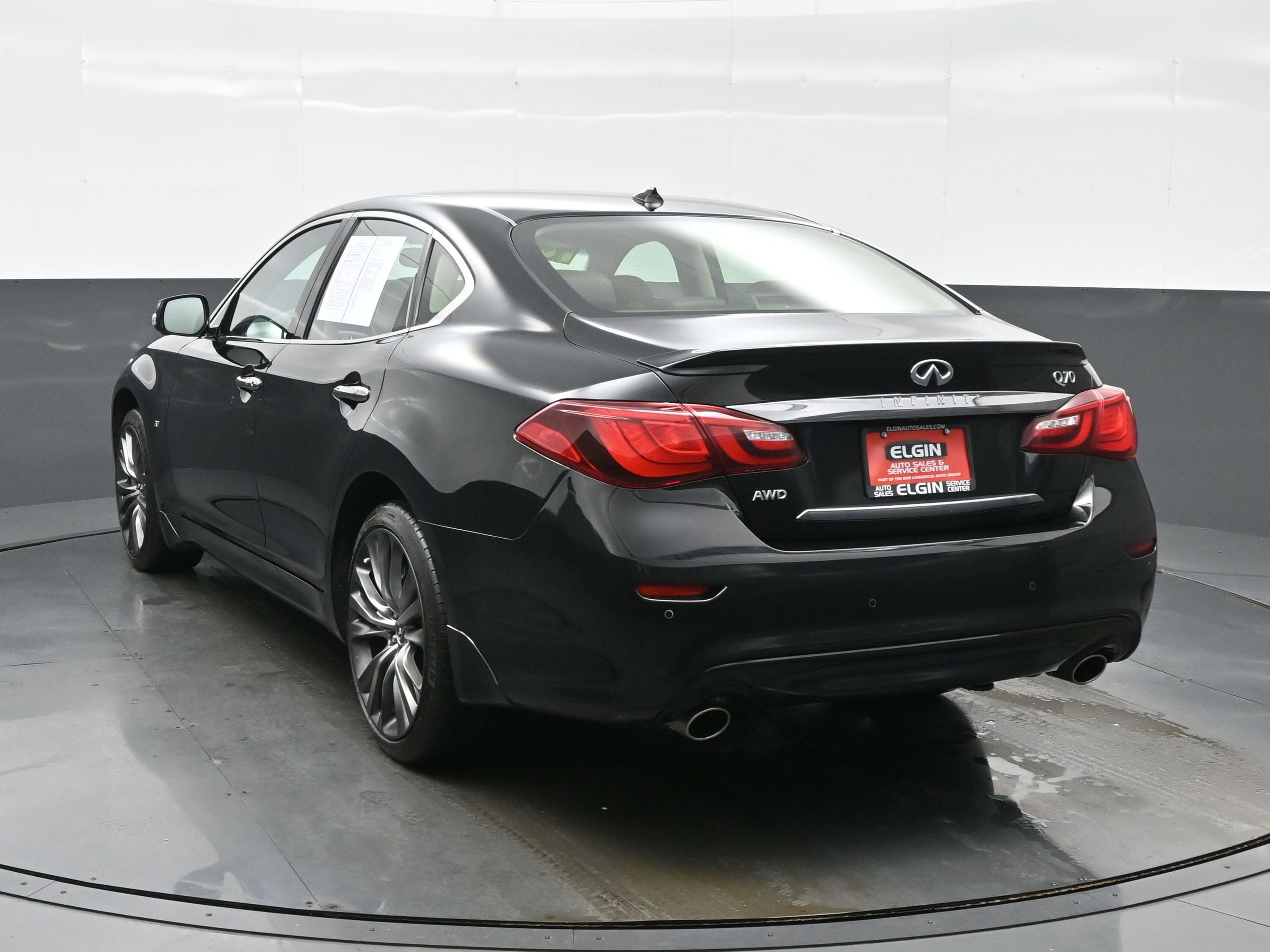 Used 2018 INFINITI Q70 Luxe image 4