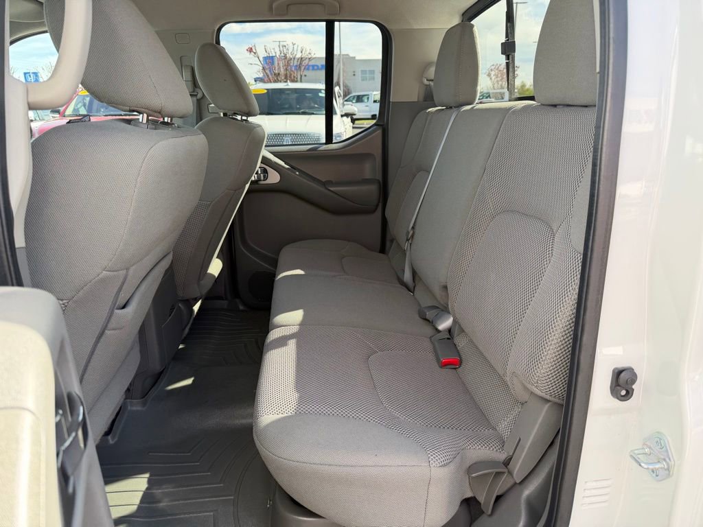 Used 2021 Nissan Frontier SV w/ Midnight Edition Floor Mats image 35