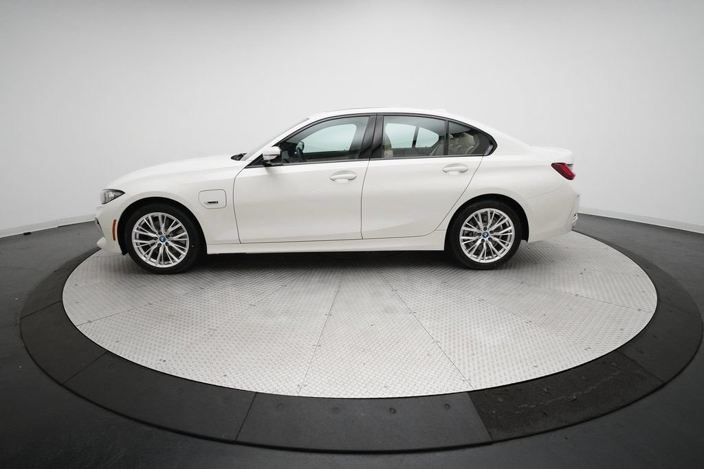 Used 2023 BMW 330e xDrive w/ Driving Assistance Package AWD/4WD image 23