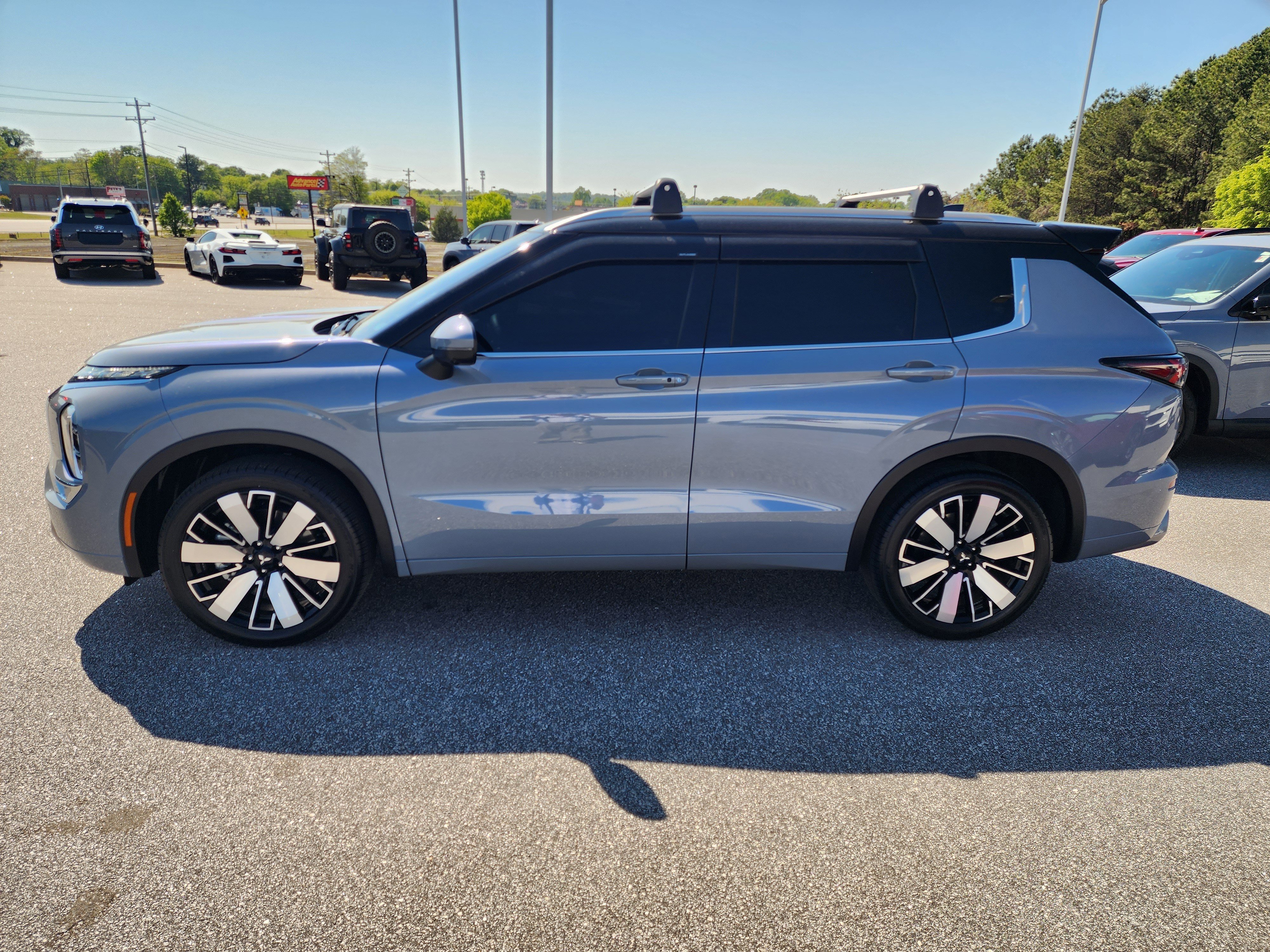 Used 2025 Mitsubishi Outlander SEL image 8