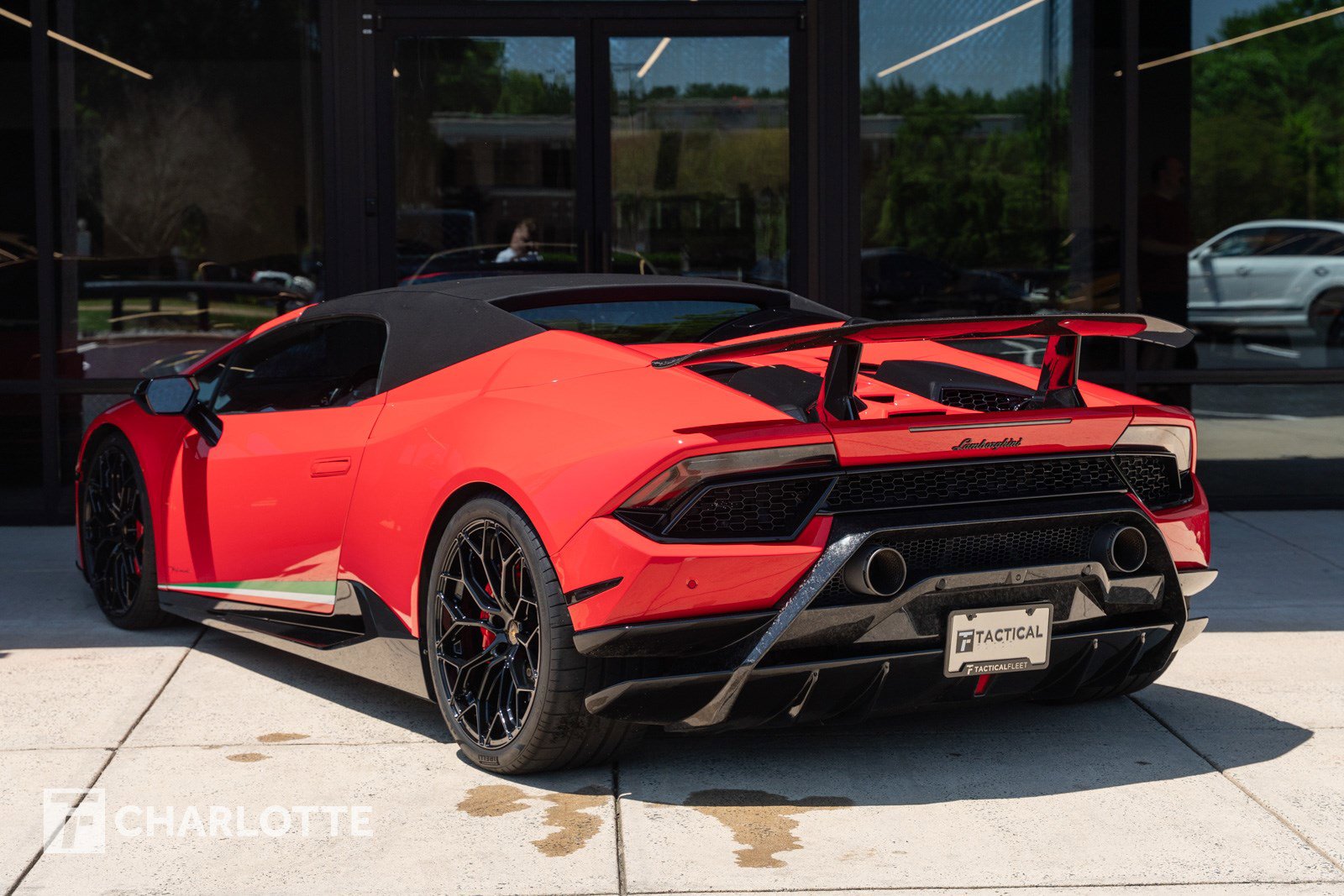 Used 2018 Lamborghini Huracan Performante image 11