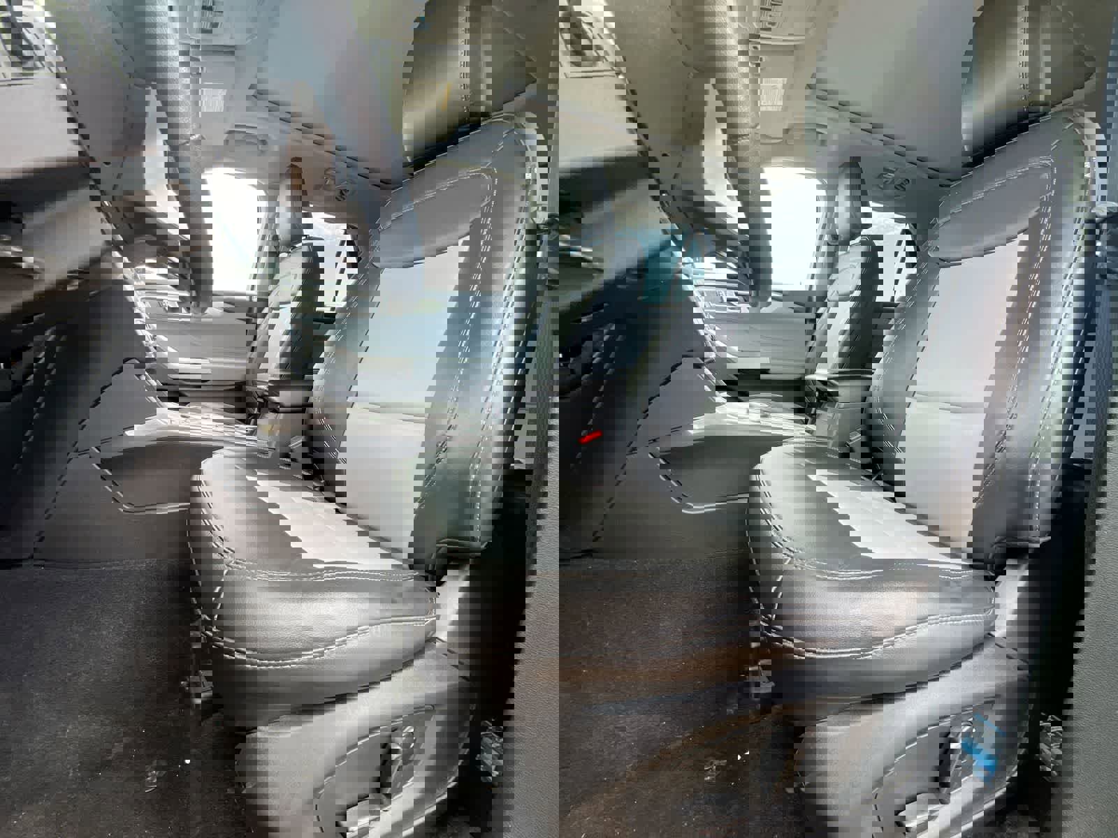 Used 2023 Ford Explorer XLT w/ Equipment Group 202A image 16