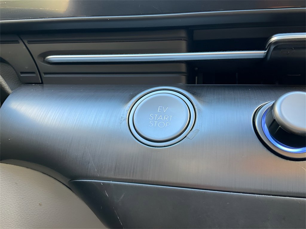 Certified 2024 Hyundai Kona SE image 25