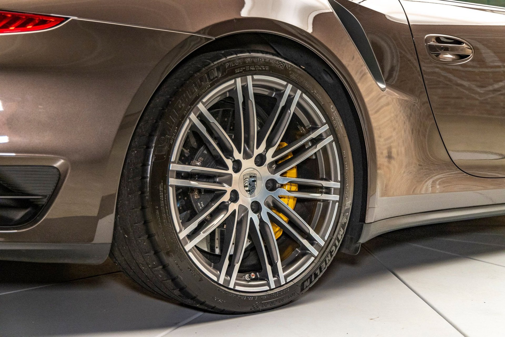 Used 2015 Porsche 911 4 Coupe image 13