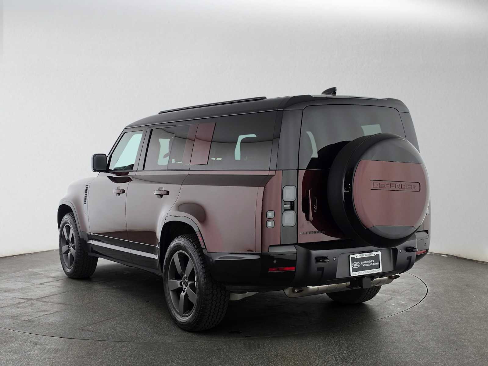 New 2026 Land Rover Defender 130 X-Dynamic SE AWD/4WD image 3