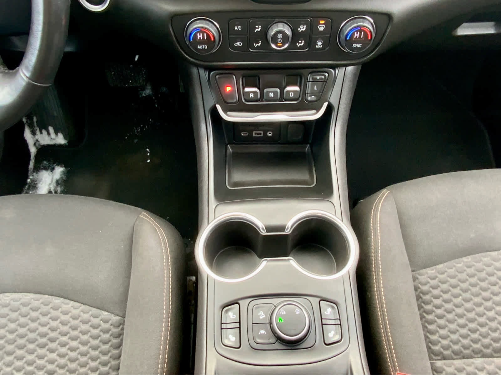 Used 2020 GMC Terrain SLE w/ Driver Convenience Package image 40