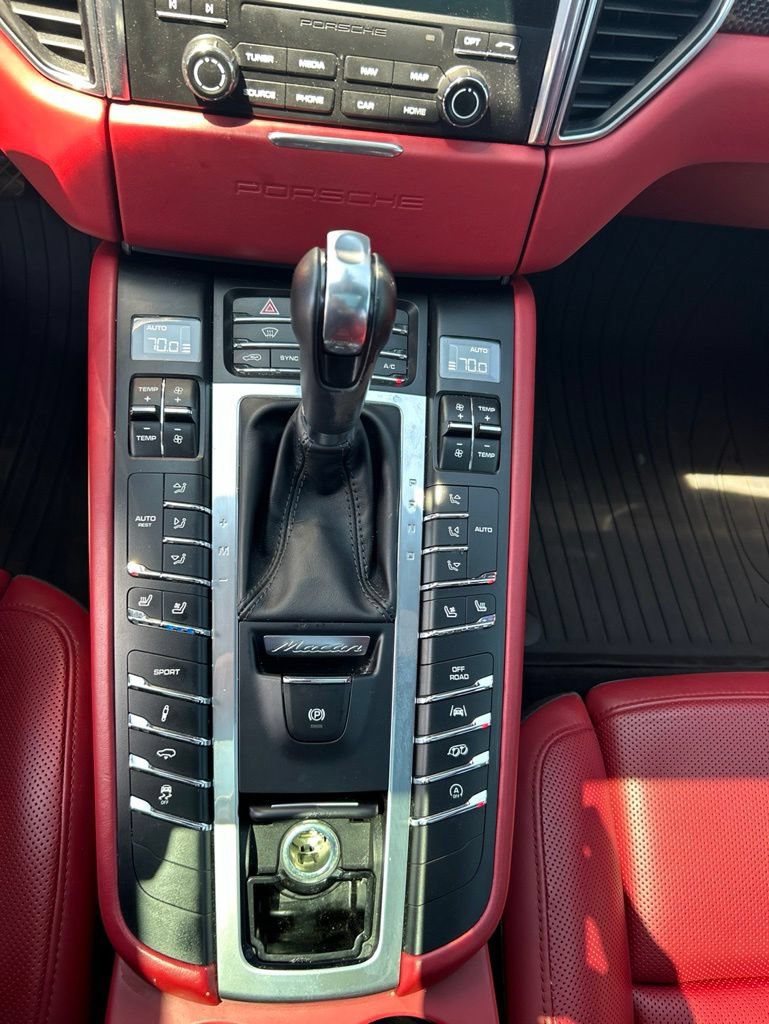 Used 2017 Porsche Macan GTS AWD/4WD image 37