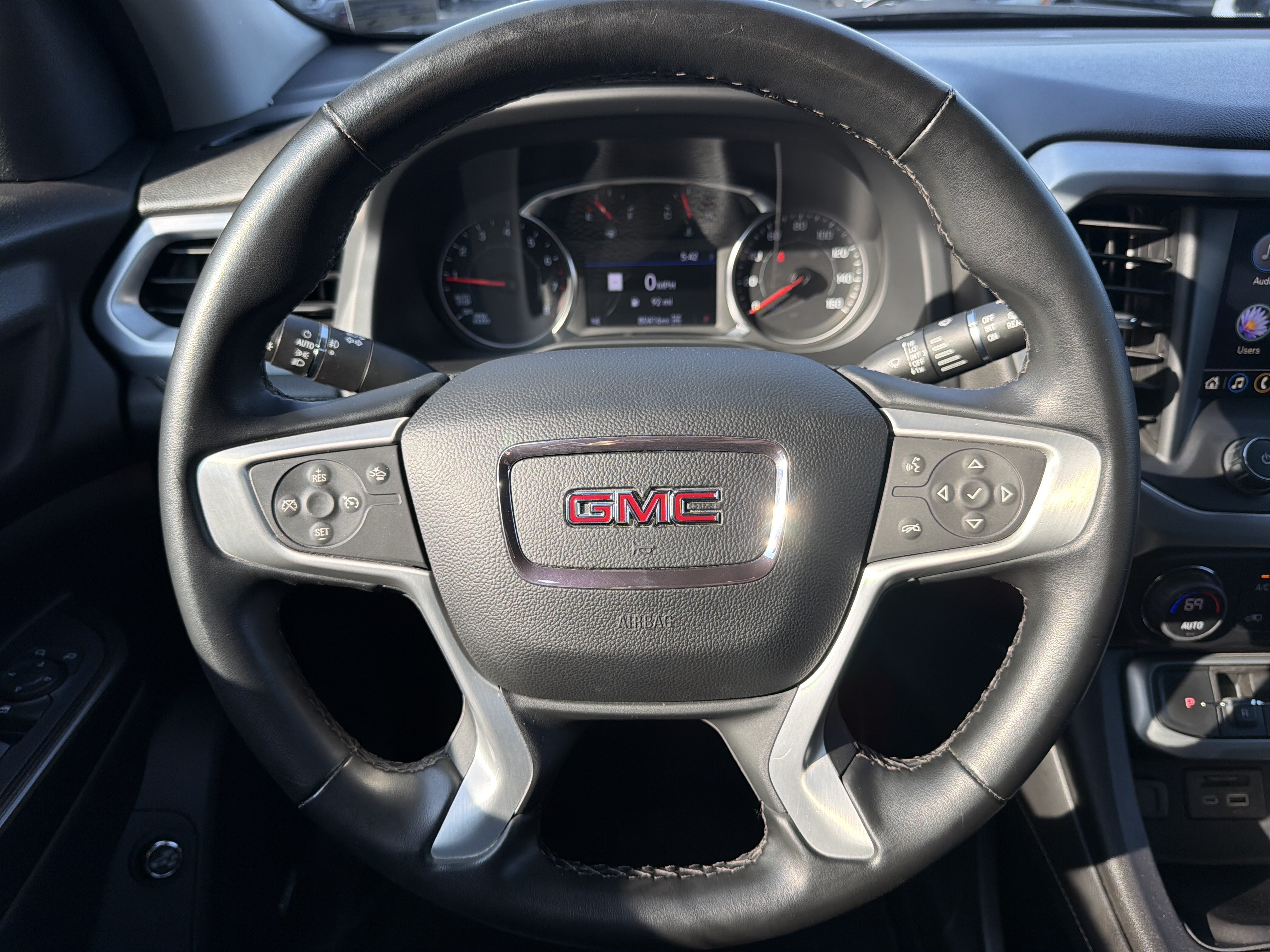 Used 2023 GMC Acadia SLT AWD/4WD image 18