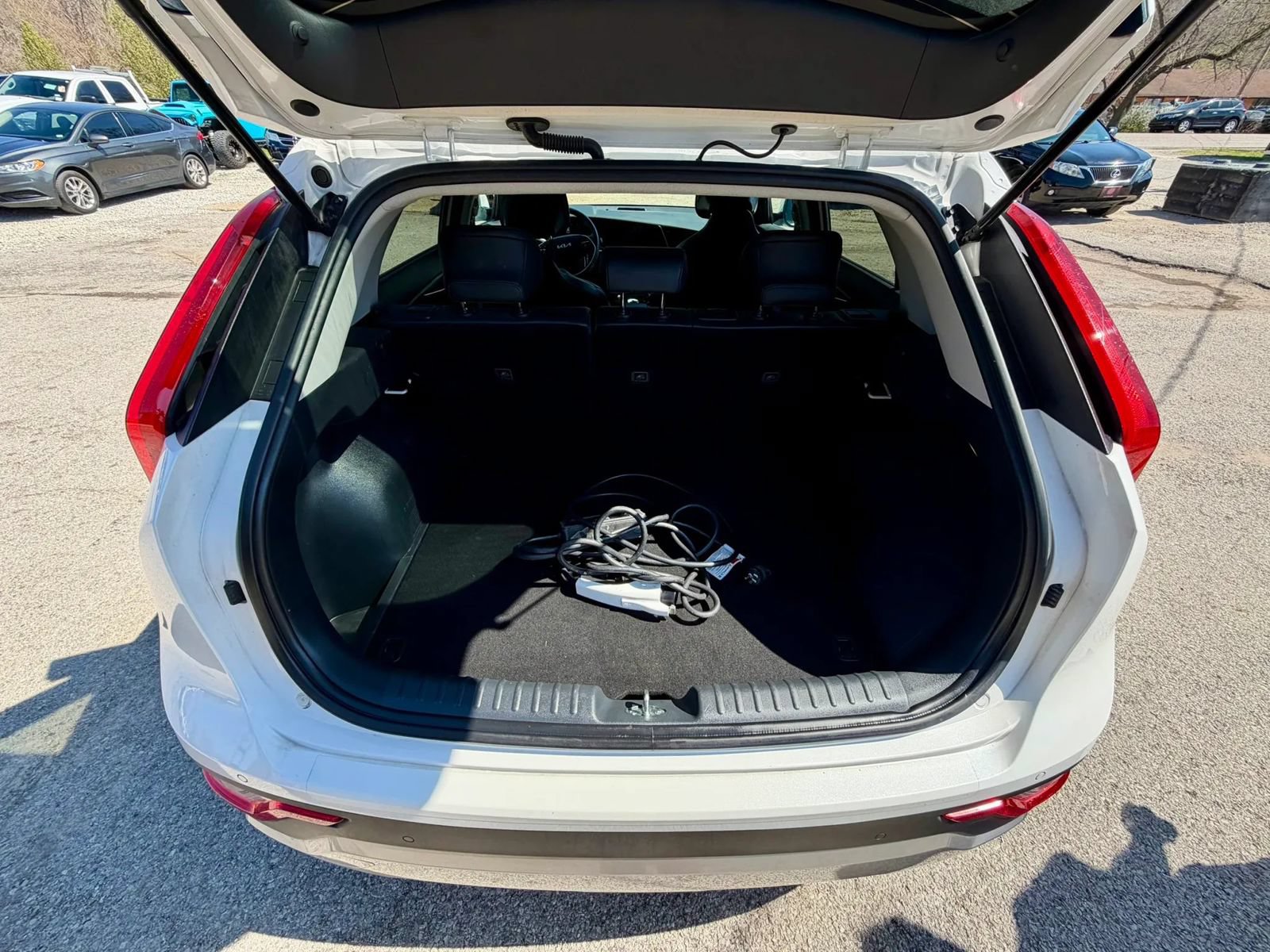 Used 2024 Kia Niro EX w/ EX Cold Weather Package FWD image 10