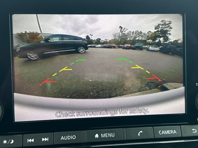 Used 2024 Nissan Pathfinder S image 17