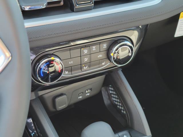 New 2026 Chevrolet TrailBlazer LT w/ LT Cold Weather Package FWD image 19