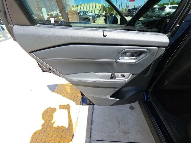 Used 2024 Nissan Rogue SL w/ SL Premium Package image 23