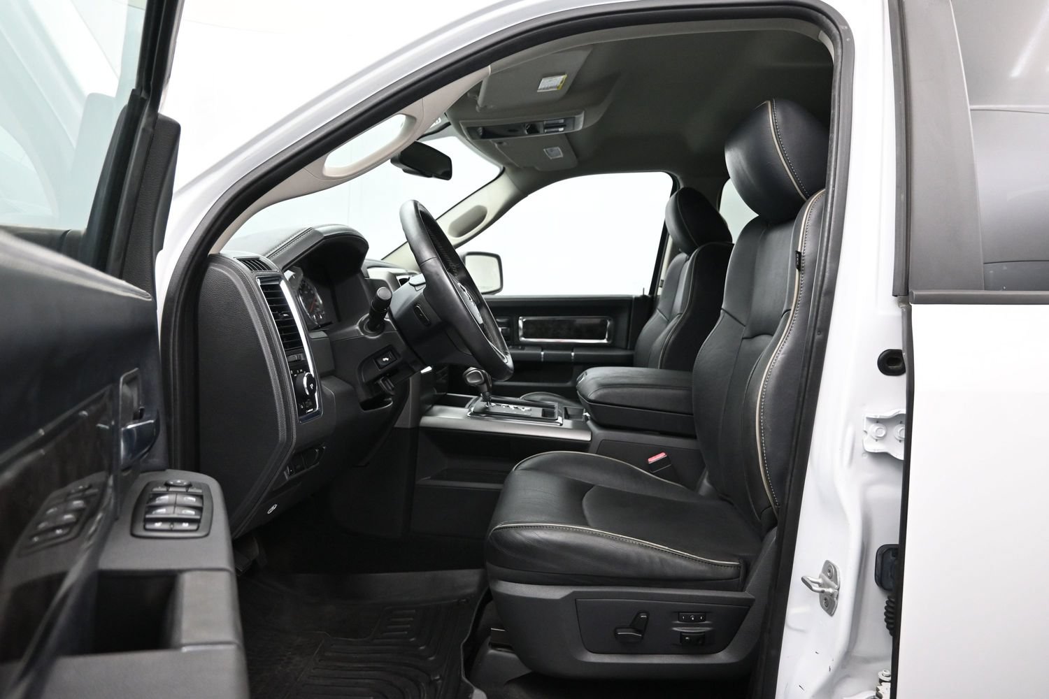 Used 2012 RAM 1500 Limited RWD image 9