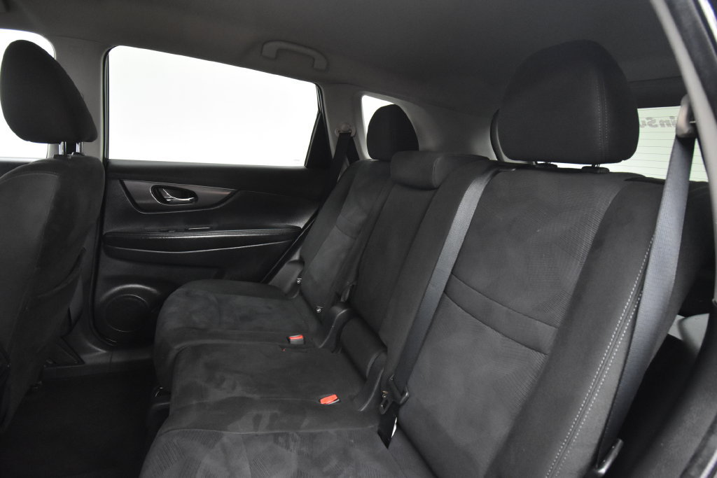 Used 2015 Nissan Rogue SV AWD/4WD image 17