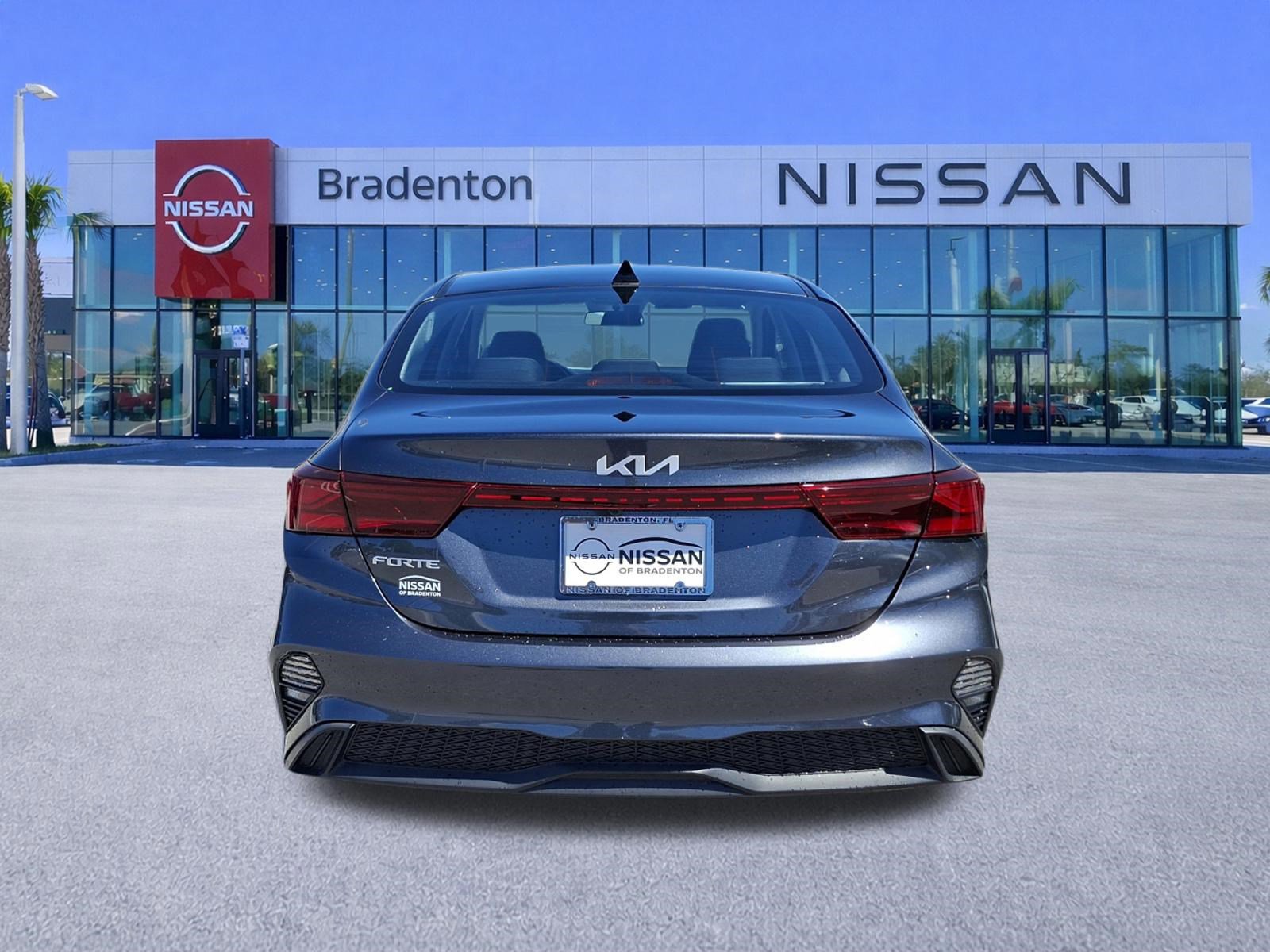 Used 2024 Kia Forte LXS image 6