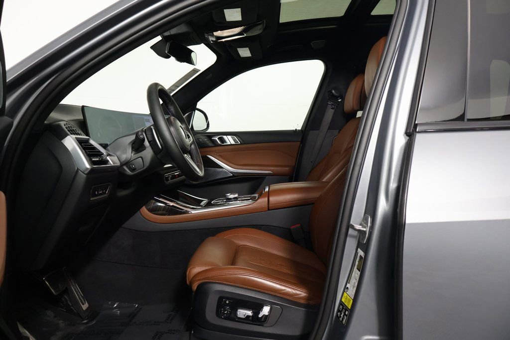 Used 2024 BMW X7 M60i w/ Executive Package image 10