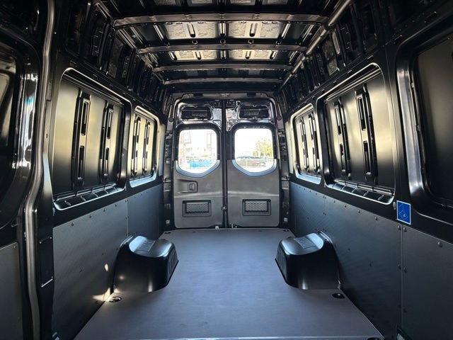 Used 2024 Mercedes-Benz Sprinter 3500 image 22