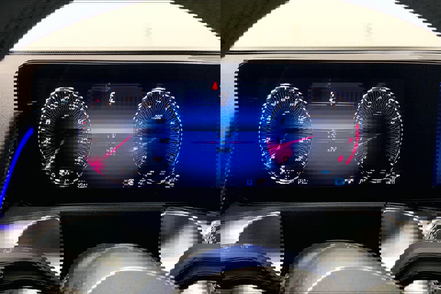 Used 2025 Mercedes-Benz GLB 250 image 22