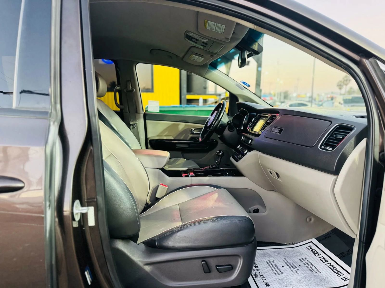 Used 2016 Kia Sedona SX image 12