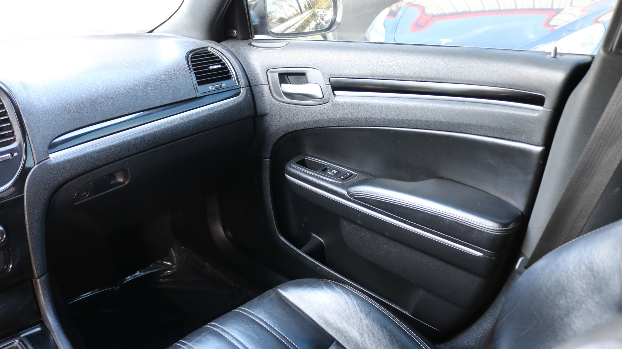 Used 2019 Chrysler 300 S image 21