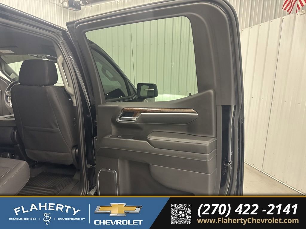 Used 2025 GMC Sierra 1500 Elevation image 14
