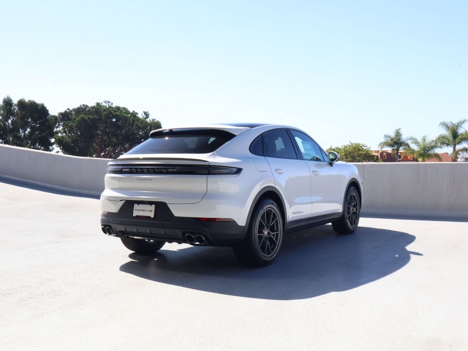 New 2026 Porsche Cayenne Coupe AWD/4WD image 9