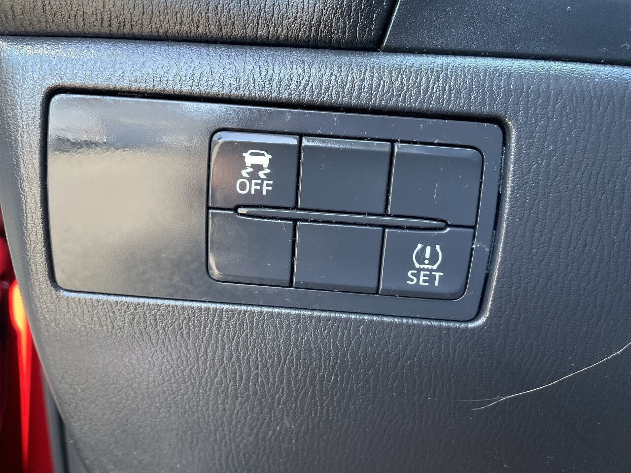 Used 2017 MAZDA MAZDA3 Grand Touring image 18