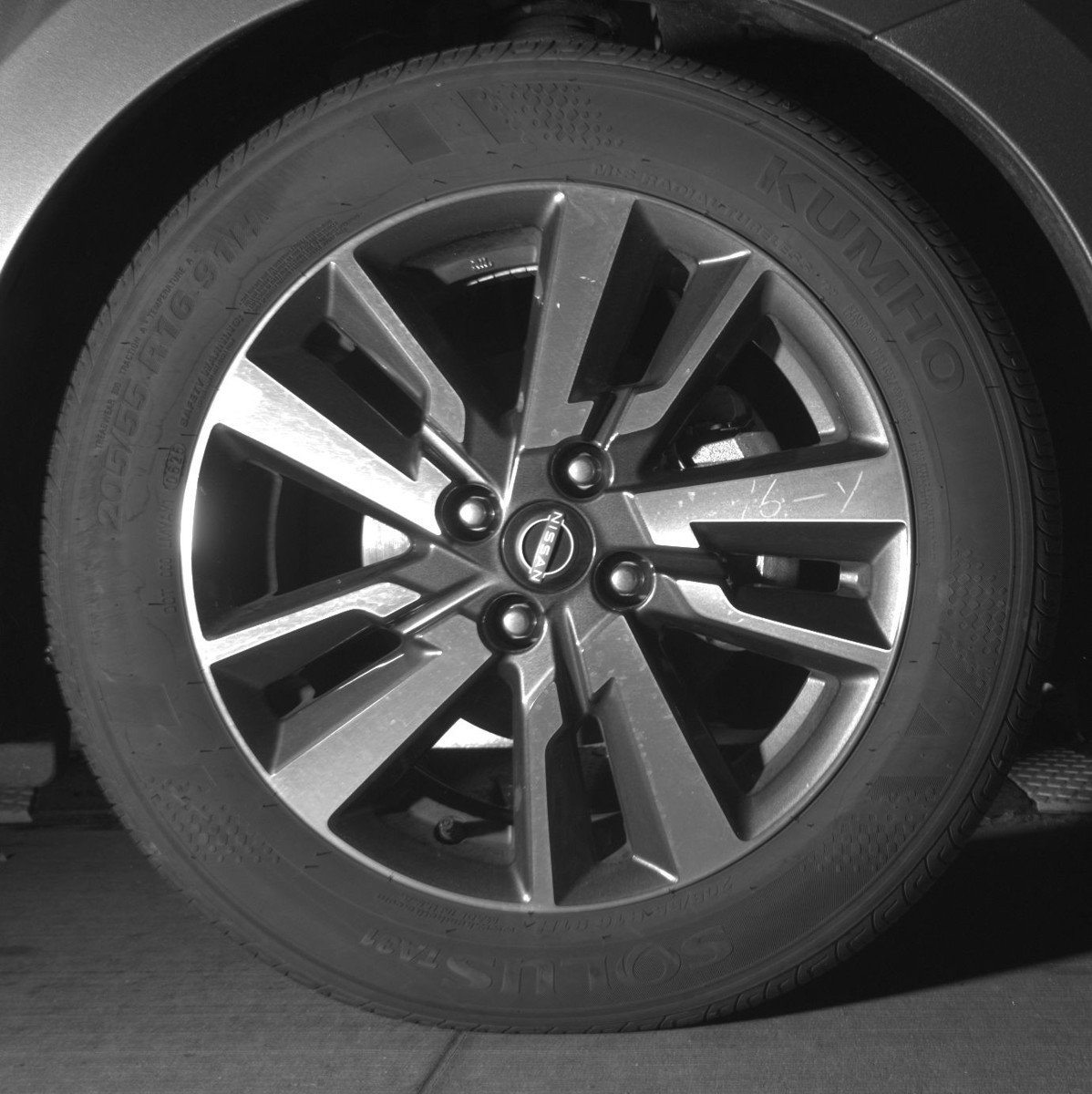 Used 2025 Nissan Versa SV image 13