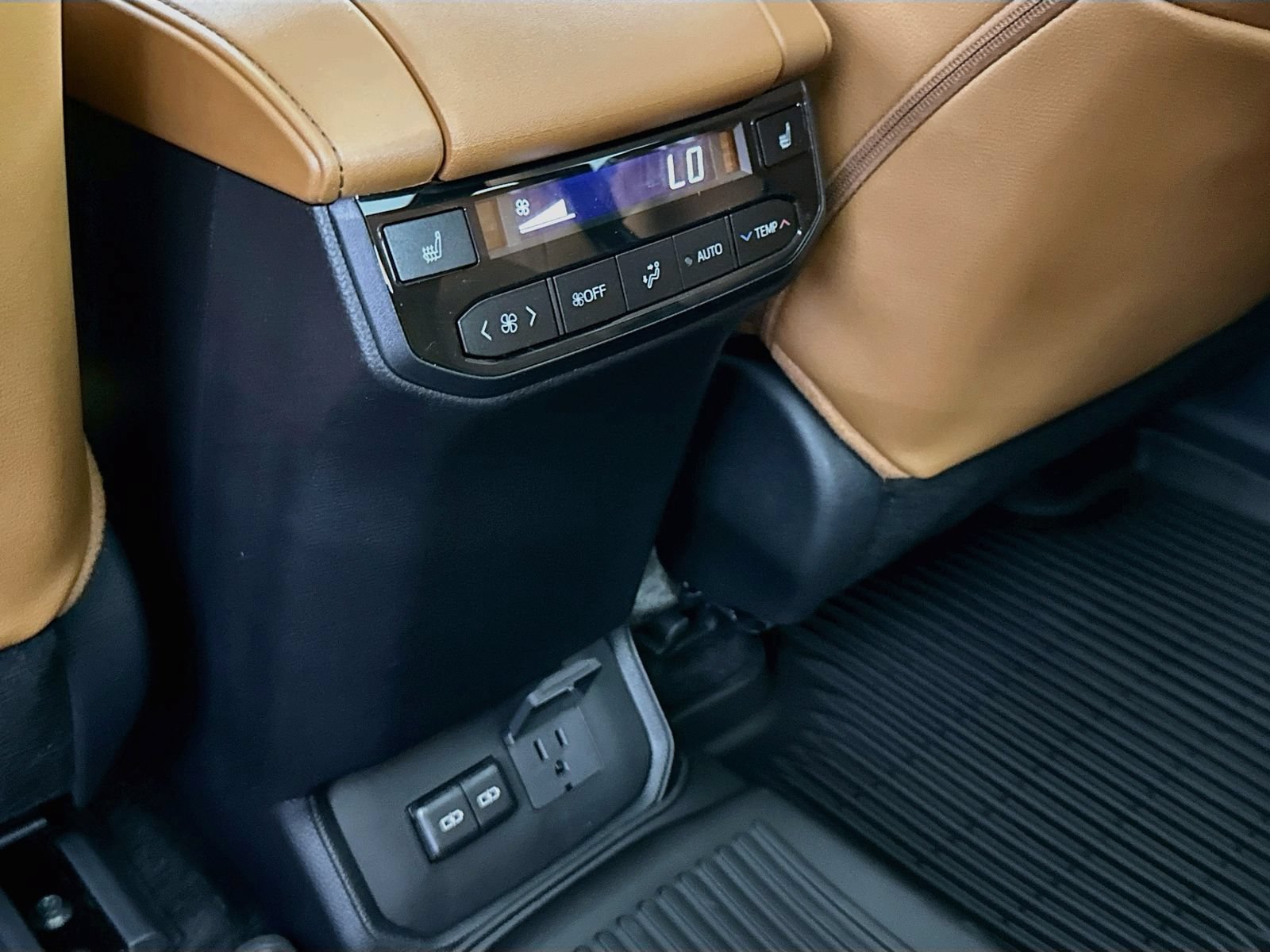 New 2026 Toyota Highlander Platinum AWD/4WD image 27