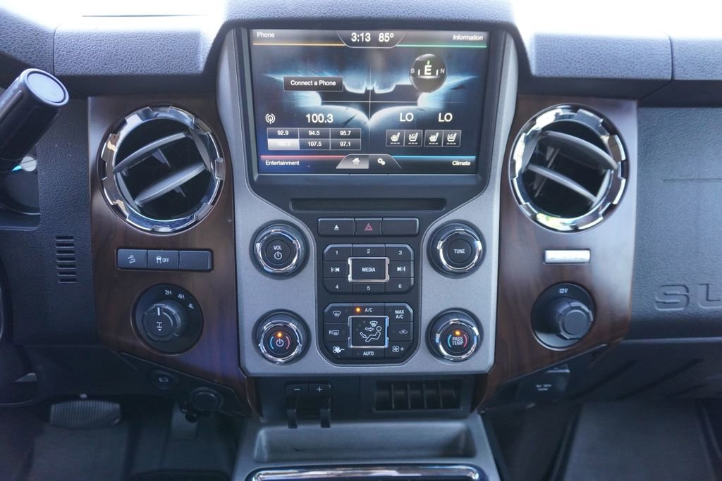 Used 2015 Ford F250 Lariat w/ Lariat Interior Package image 13