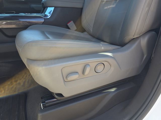 Used 2025 Chevrolet Silverado 2500 LTZ w/ LTZ Convenience Package AWD/4WD image 32