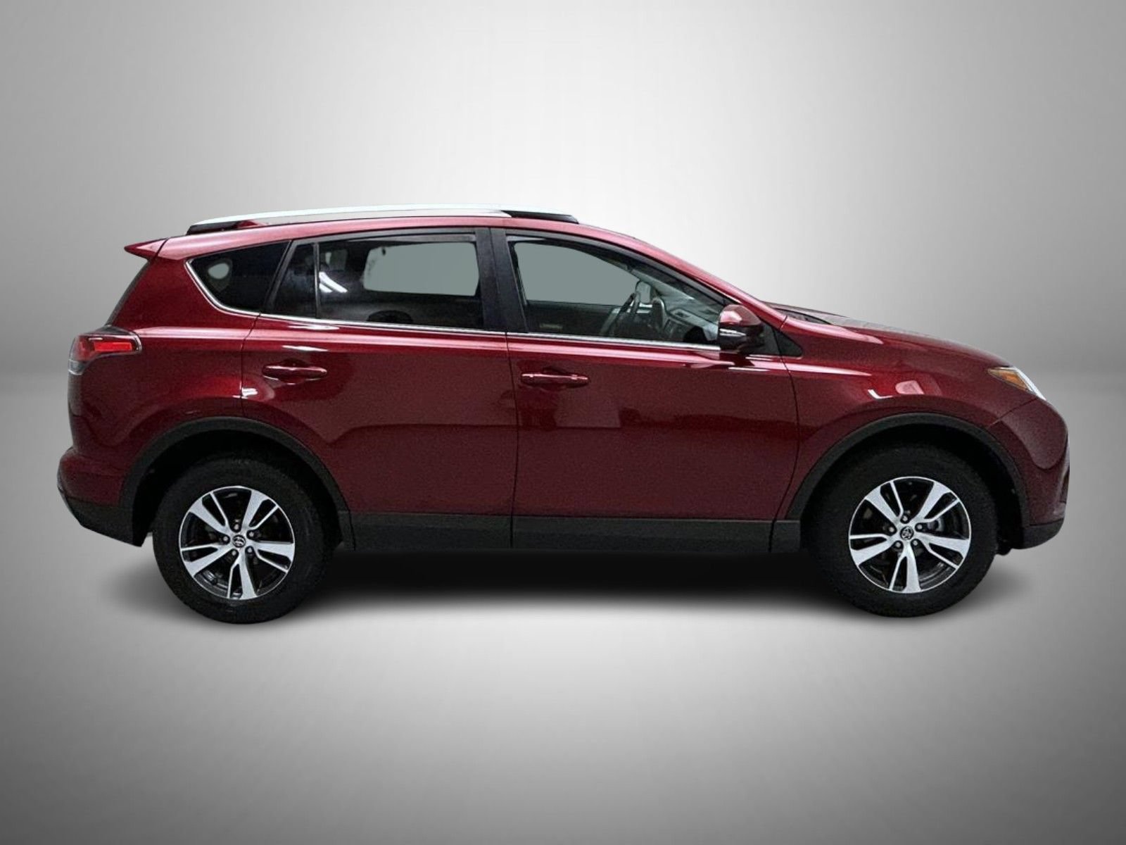 Used 2018 Toyota RAV4 XLE FWD image 4