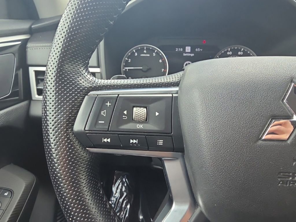 Used 2022 Mitsubishi Outlander SE AWD/4WD image 12