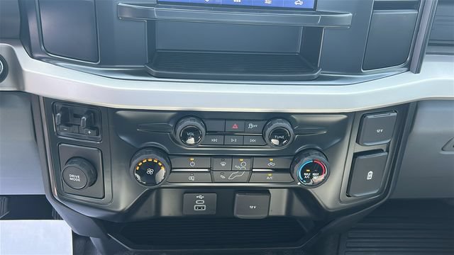 New 2026 Ford F250 XL w/ XL Chrome Package RWD image 21