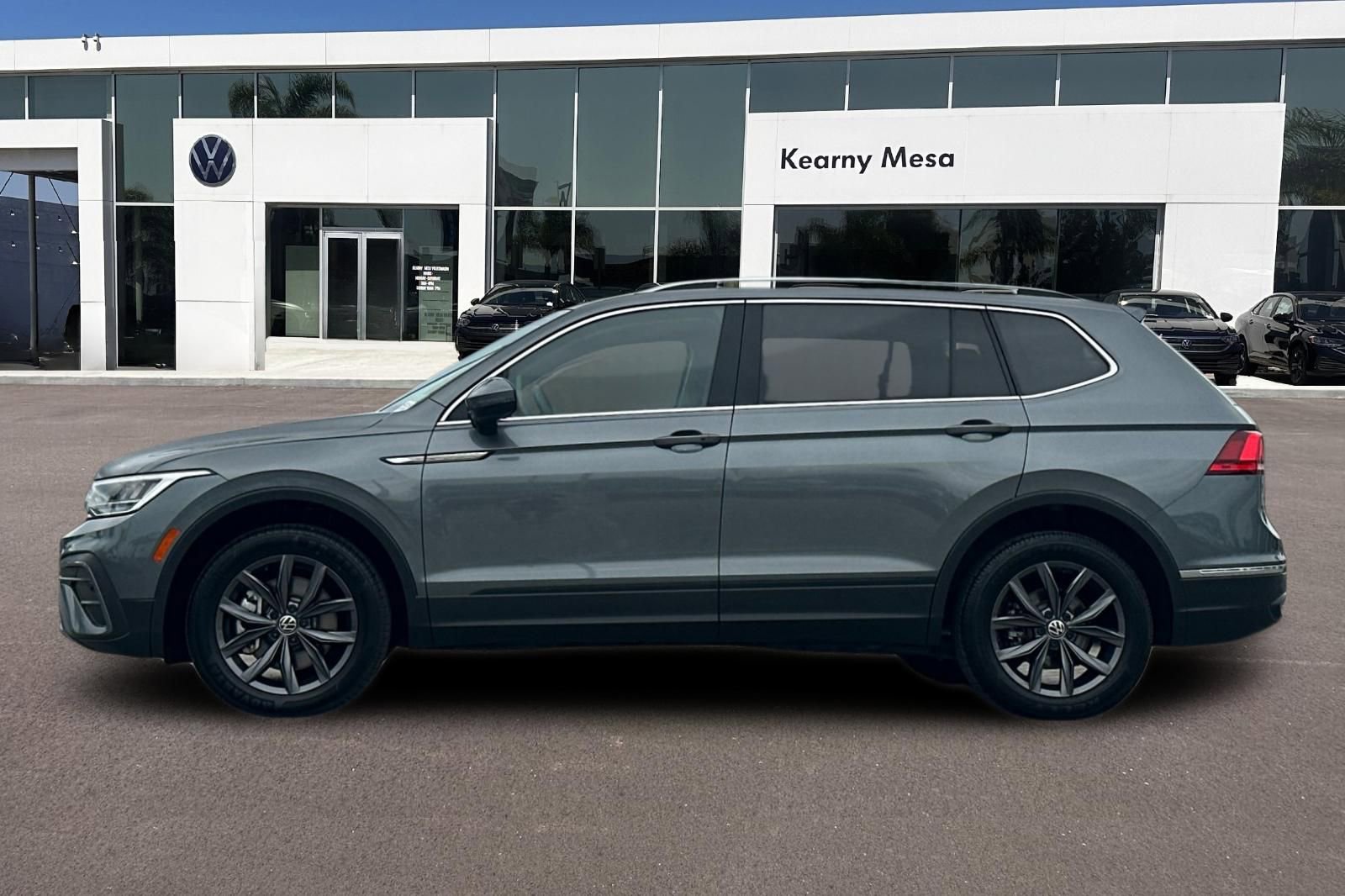 Used 2022 Volkswagen Tiguan SE FWD image 7