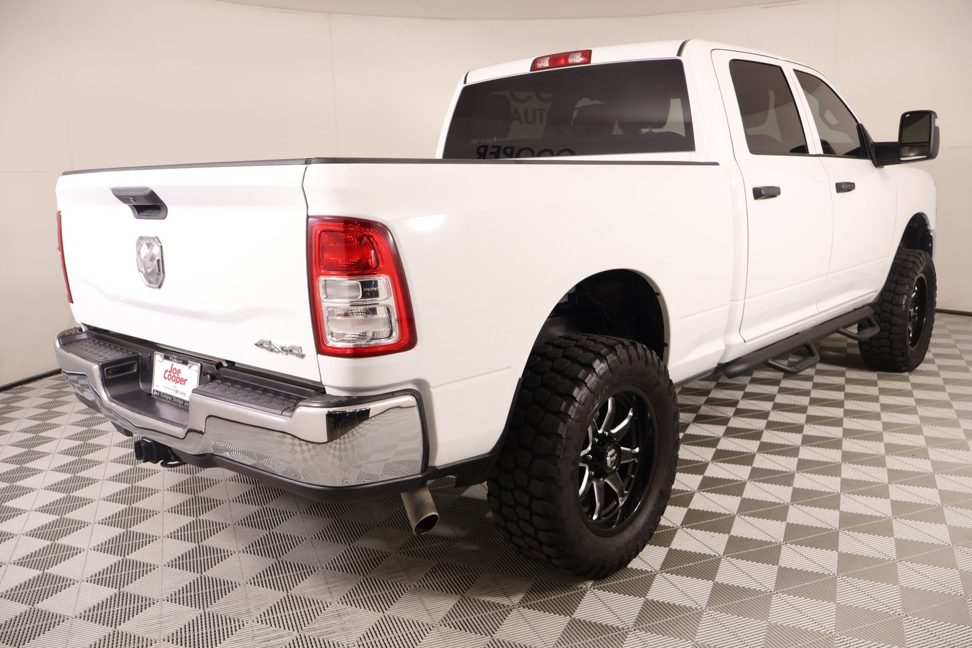Used 2023 RAM 2500 Tradesman w/ Chrome Appearance Group AWD/4WD image 19
