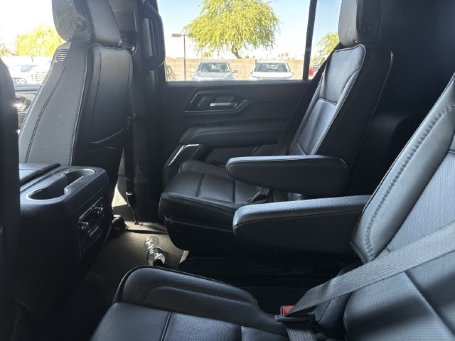 Used 2025 GMC Yukon XL Denali AWD/4WD image 13