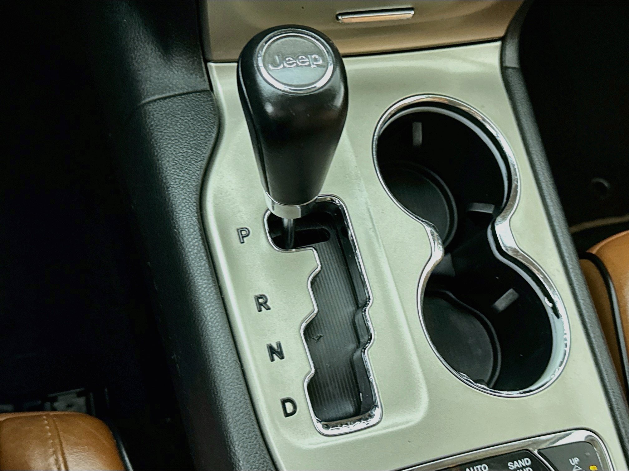 Used 2013 Jeep Grand Cherokee Overland Summit AWD/4WD image 21