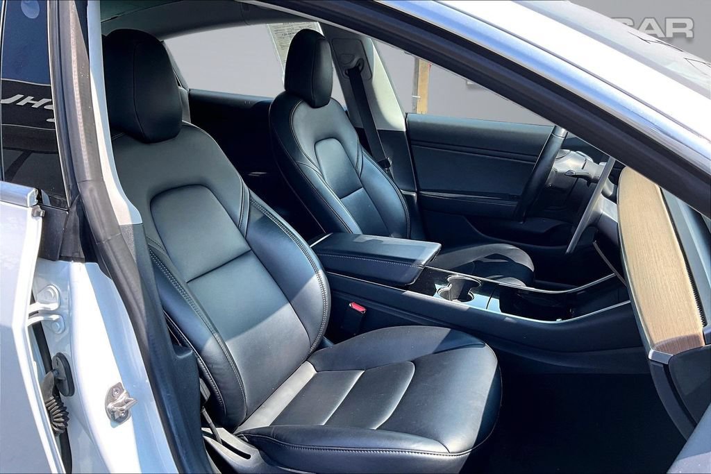 Used 2018 Tesla Model 3 Long Range RWD image 7